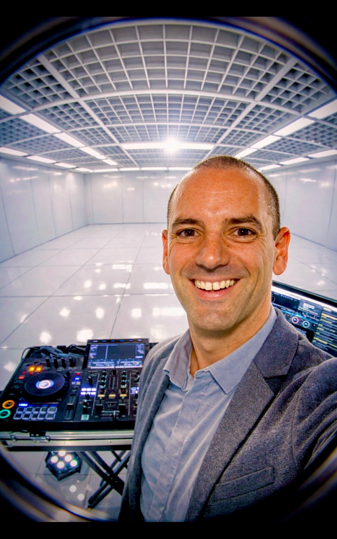 DJ DGS – esküvői DJ.