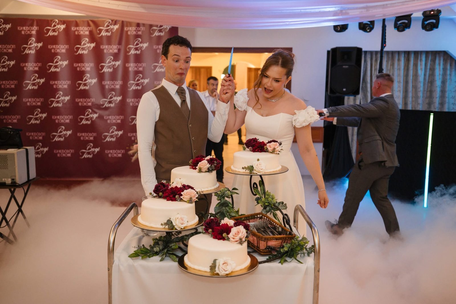 Nyítótánc, Szárazjég, Felhőtánc, Szikragép, dj, Miskolc, zene,
DJ Miskolc, esküvői DJ, rendezvény DJ, party DJ, születésnapi DJ, céges rendezvény DJ, DJ szolgáltatás, zenész Miskolc.