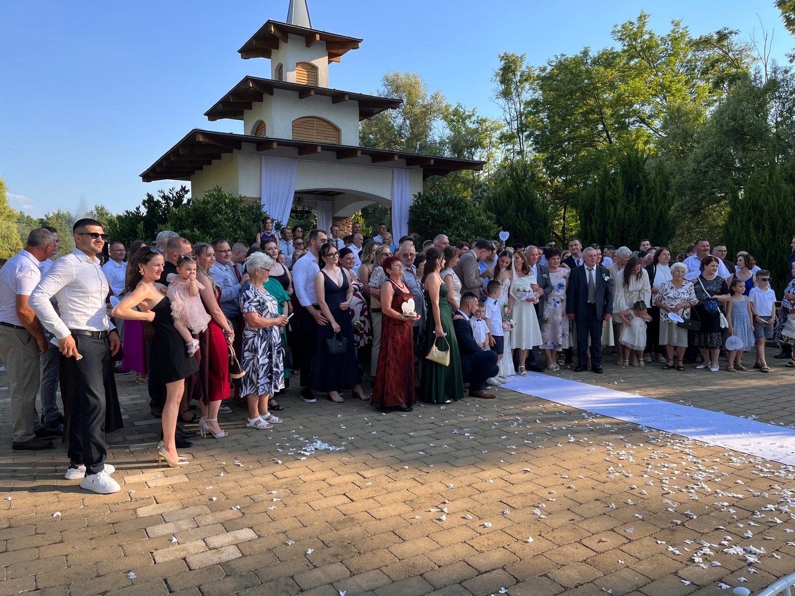 Nyítótánc, Szárazjég, Felhőtánc, Szikragép, dj, Miskolc, zene, 
DJ Miskolc, esküvői DJ, rendezvény DJ, party DJ, születésnapi DJ, céges rendezvény DJ, DJ szolgáltatás, zenész Miskolc.
