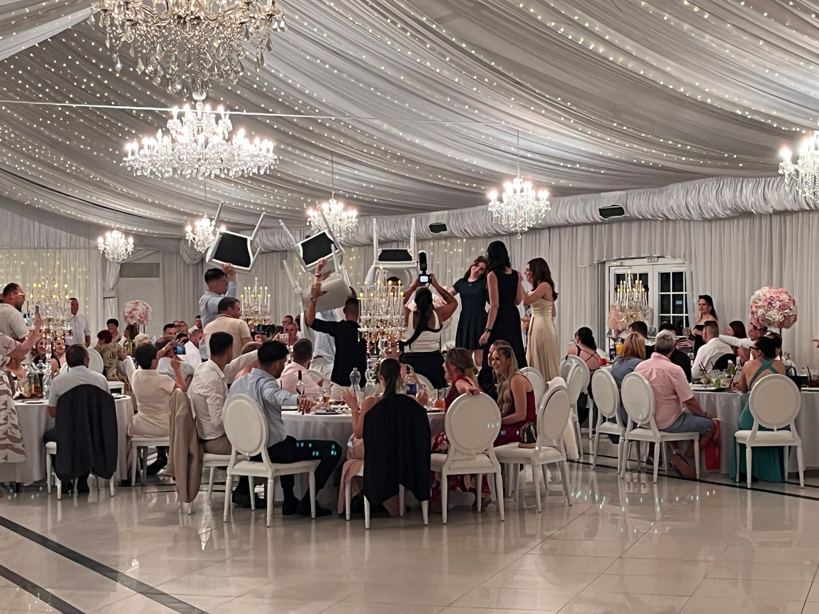 Nyítótánc, Szárazjég, Felhőtánc, Szikragép, dj, Miskolc, zene, 
DJ Miskolc, esküvői DJ, rendezvény DJ, party DJ, születésnapi DJ, céges rendezvény DJ, DJ szolgáltatás, zenész Miskolc.