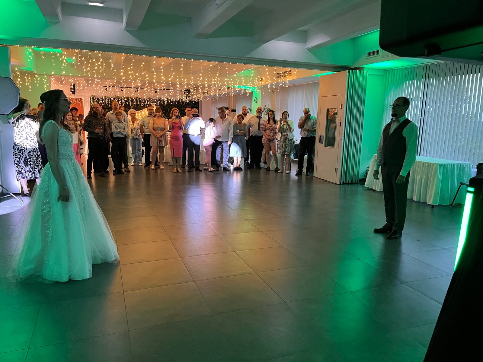 DJ Miskolc, DJ Miskolc környéke, esküvői DJ, rendezvény DJ, party DJ, születésnapi DJ, céges rendezvény DJ, profi DJ, DJ szolgáltatás Miskolc, buli DJ